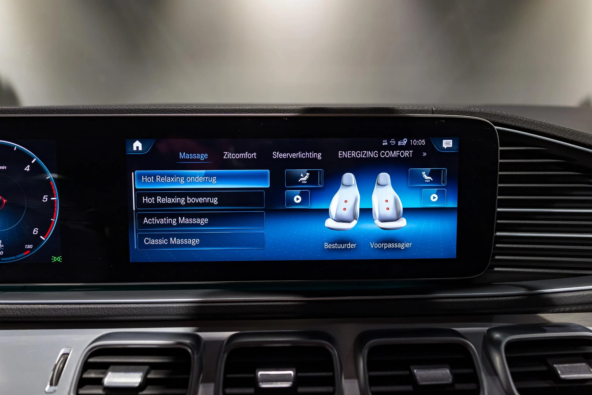 Mercedes-Benz-GLS-image-41