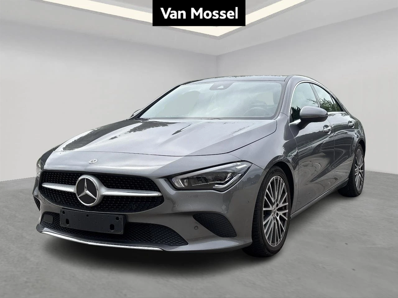 Mercedes-Benz-CLA-image-0