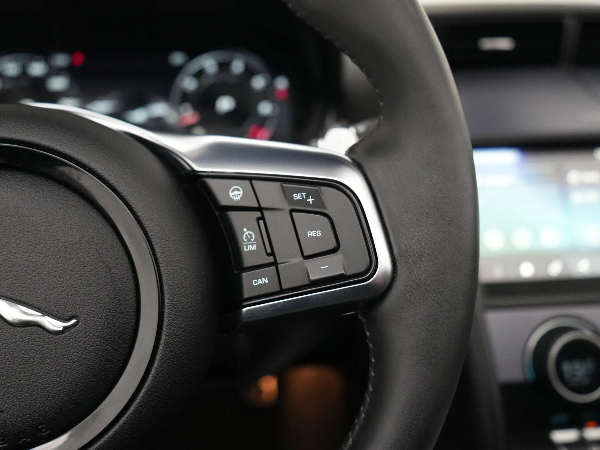 Jaguar F-TYPE P300 RWD First Edition