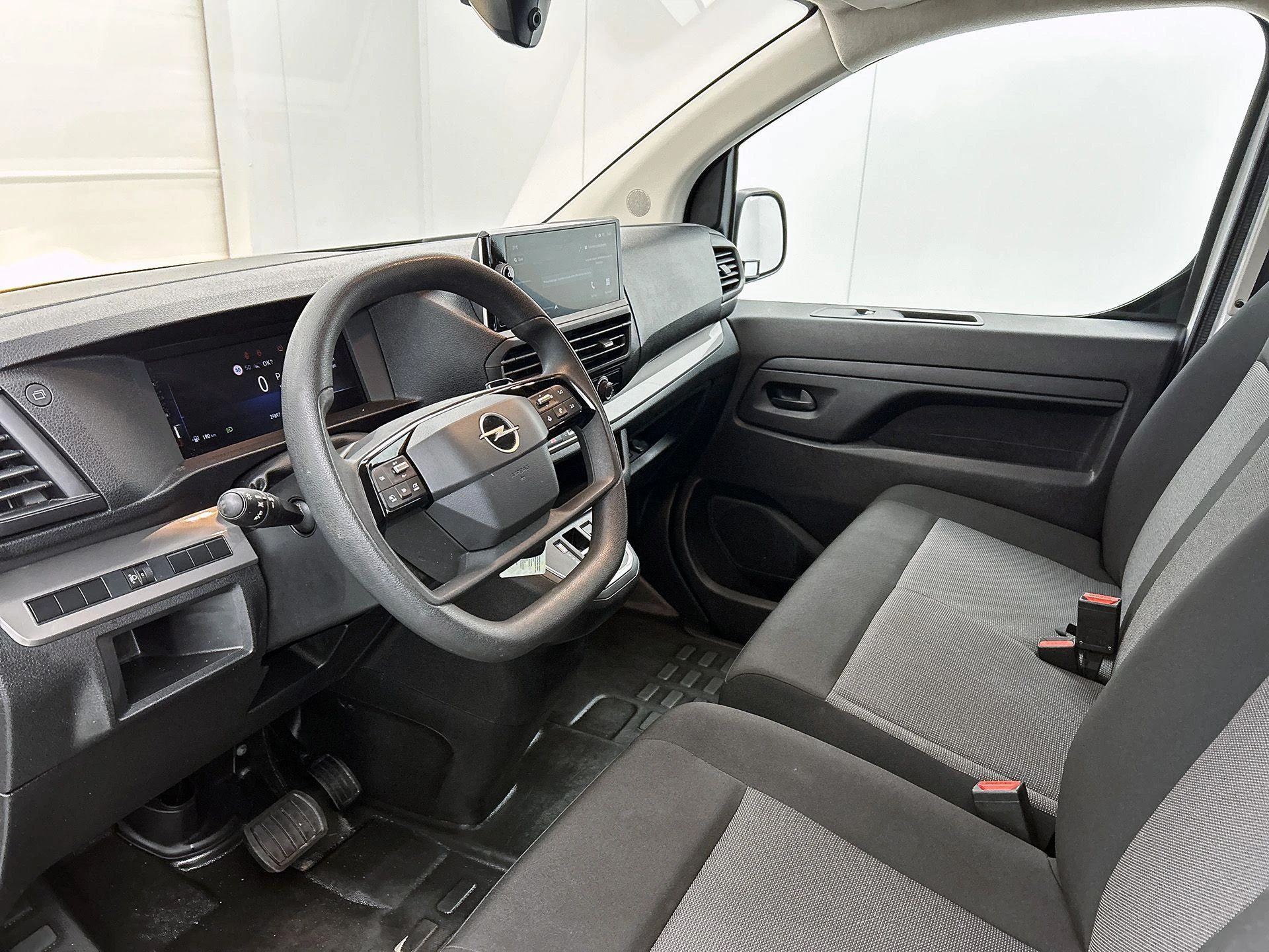 Opel-Vivaro-image-19