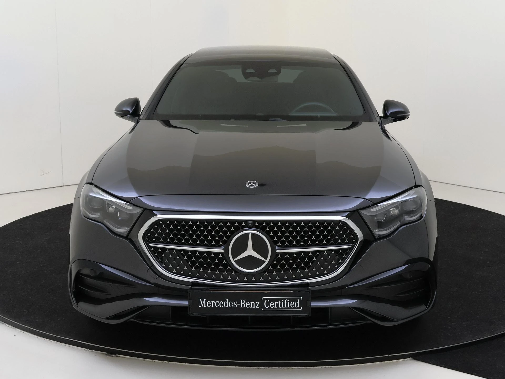 Mercedes-Benz-E-Klasse-image-5