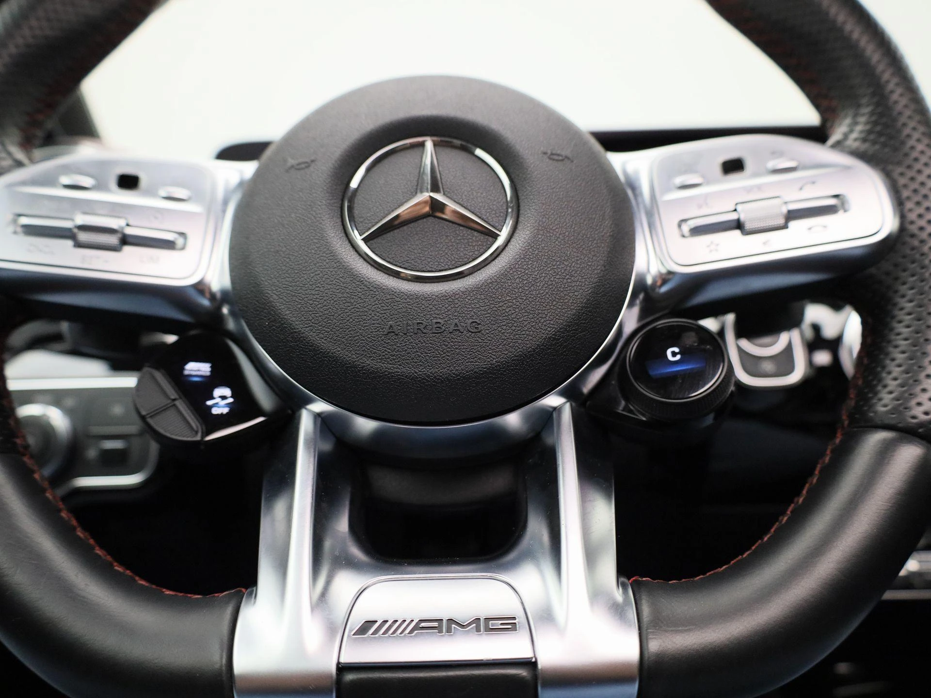 Mercedes-Benz-CLA-image-37