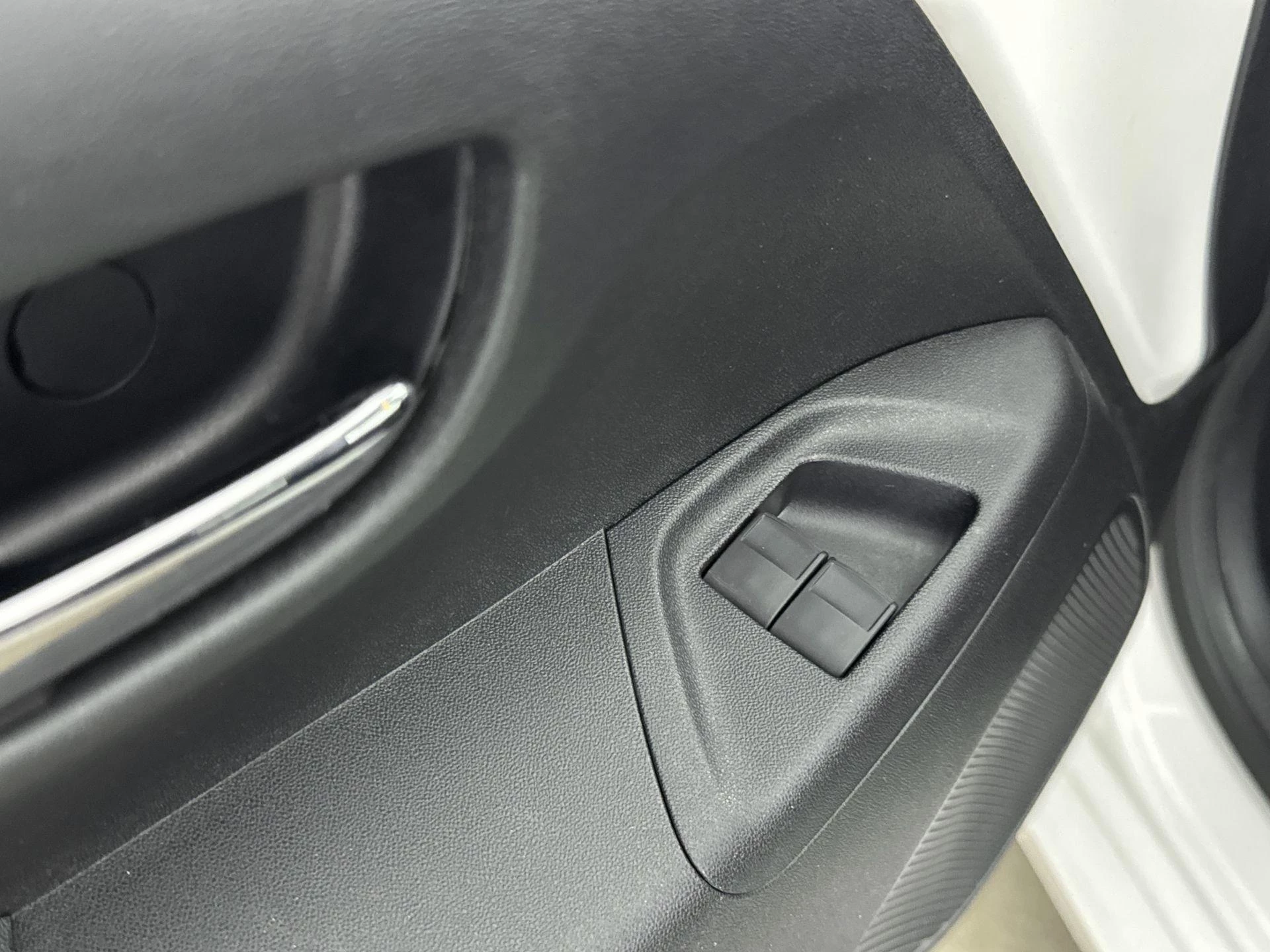 Peugeot 108 1.0 e-VTi Première 69PK