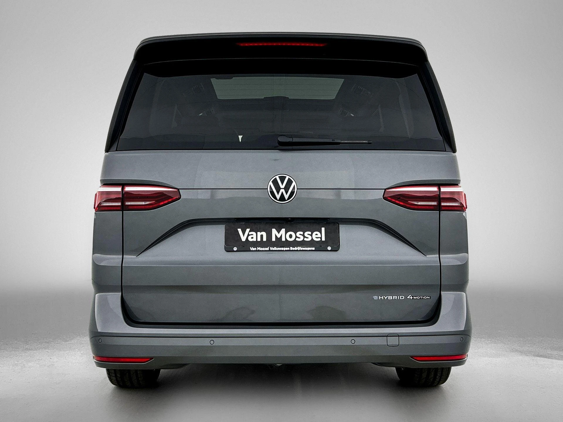 Volkswagen-Multivan-image-2