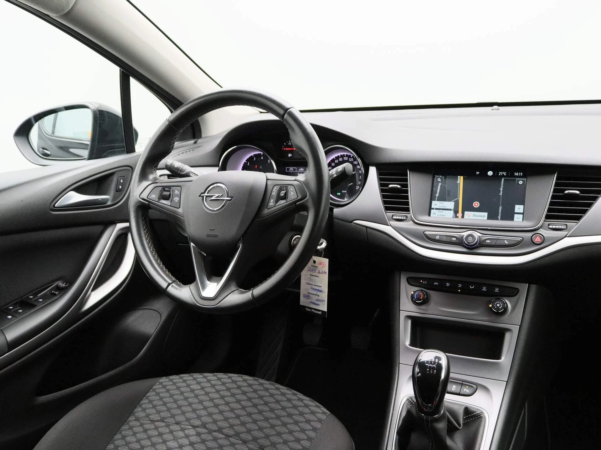 Opel-Astra-image-10