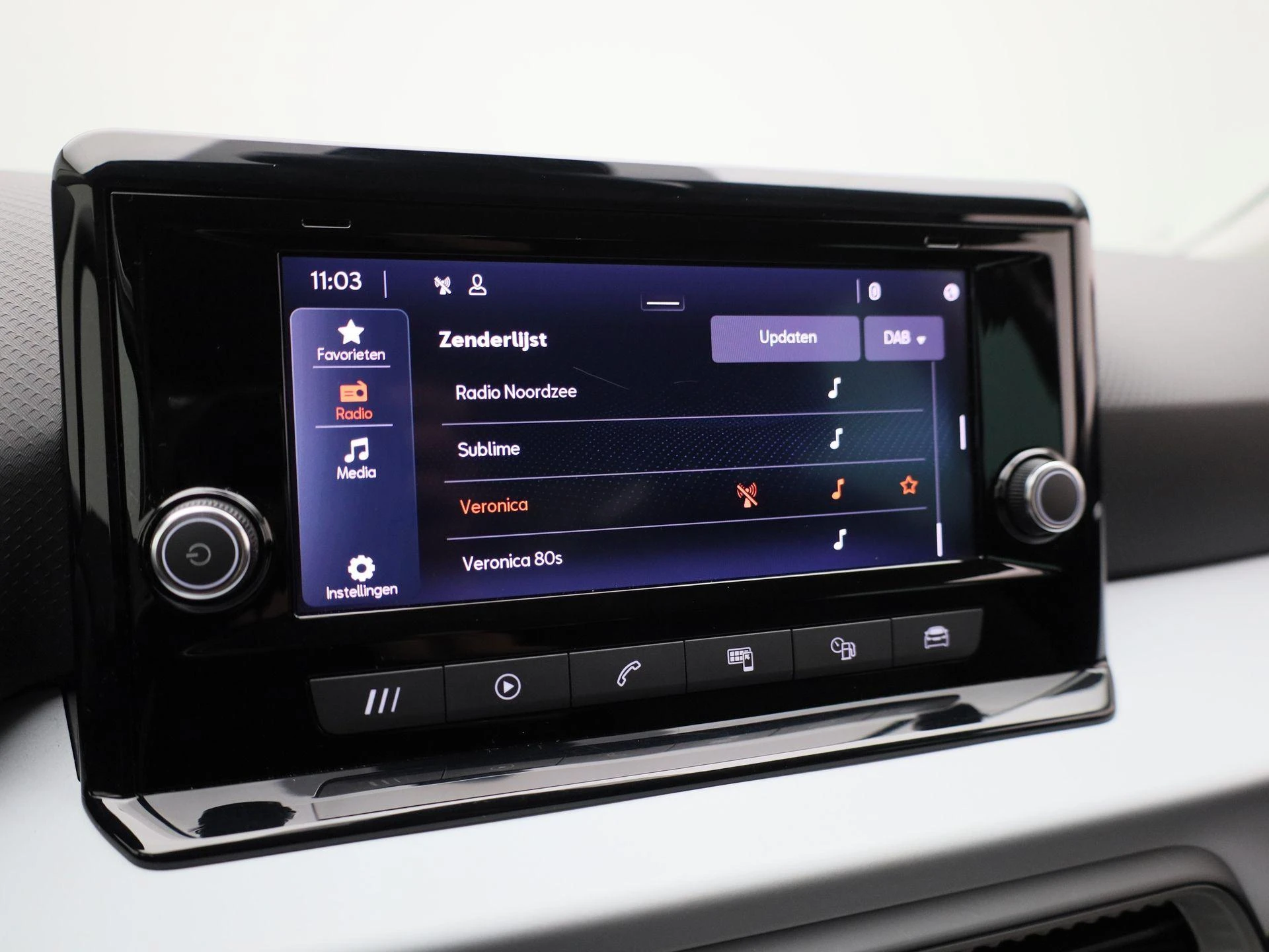 SEAT-Arona-image-22