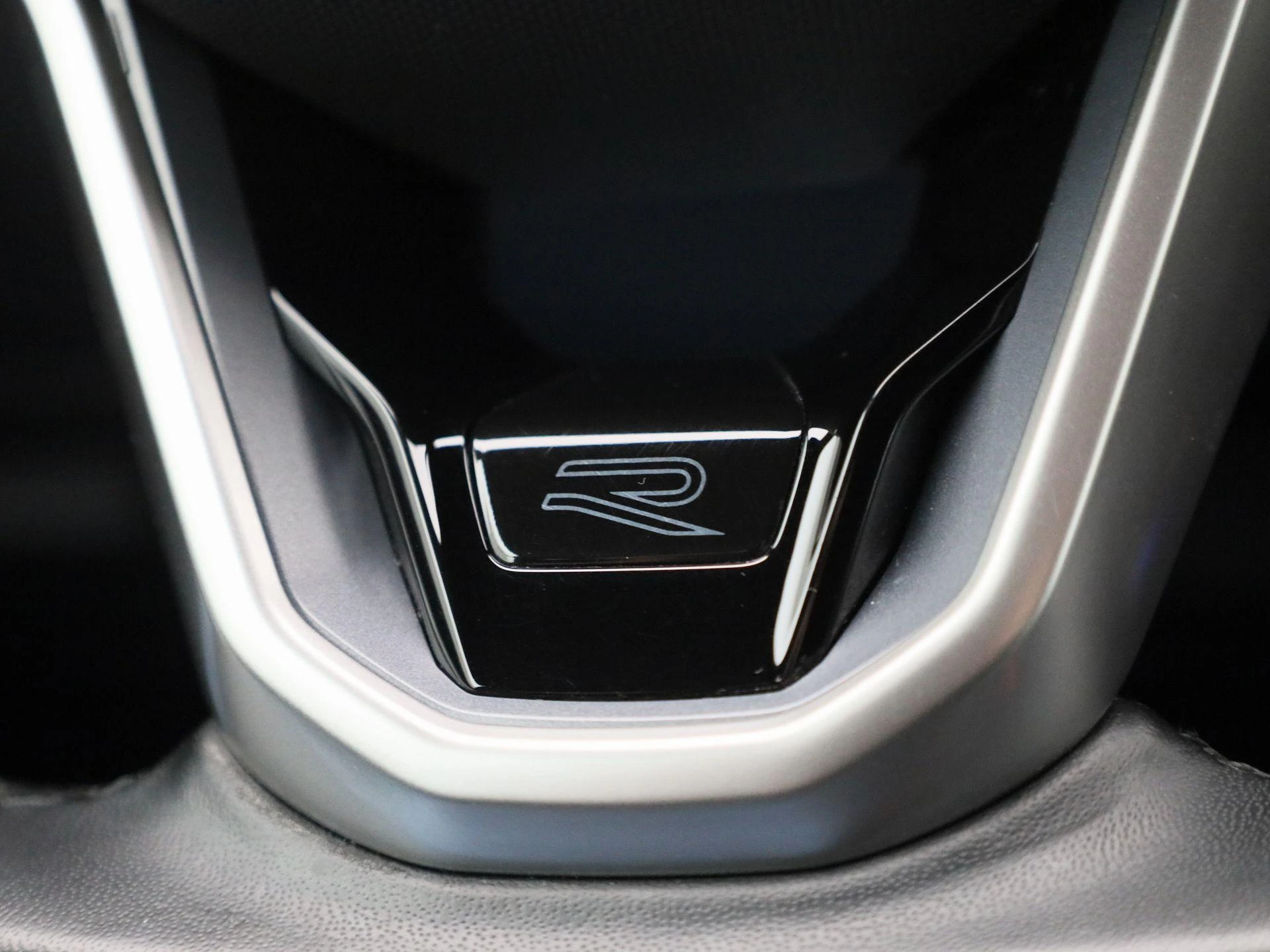 Volkswagen-Tiguan-image-27