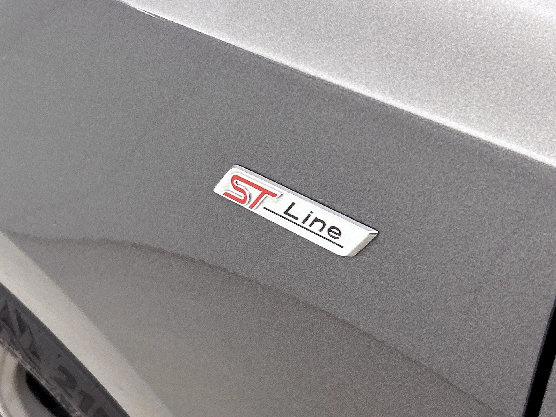 Ford Focus Wagon 1.0 EcoBoost Hybrid ST Line X