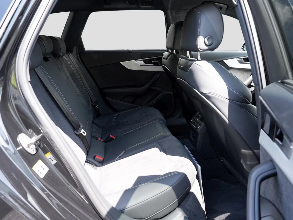Audi A4 Avant 40 TFSI S line competition plus Matrix