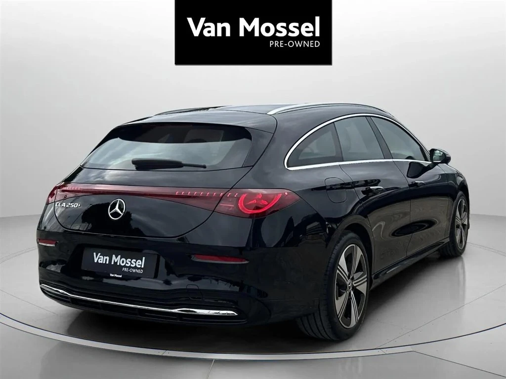 Mercedes-Benz-CLA-image-4