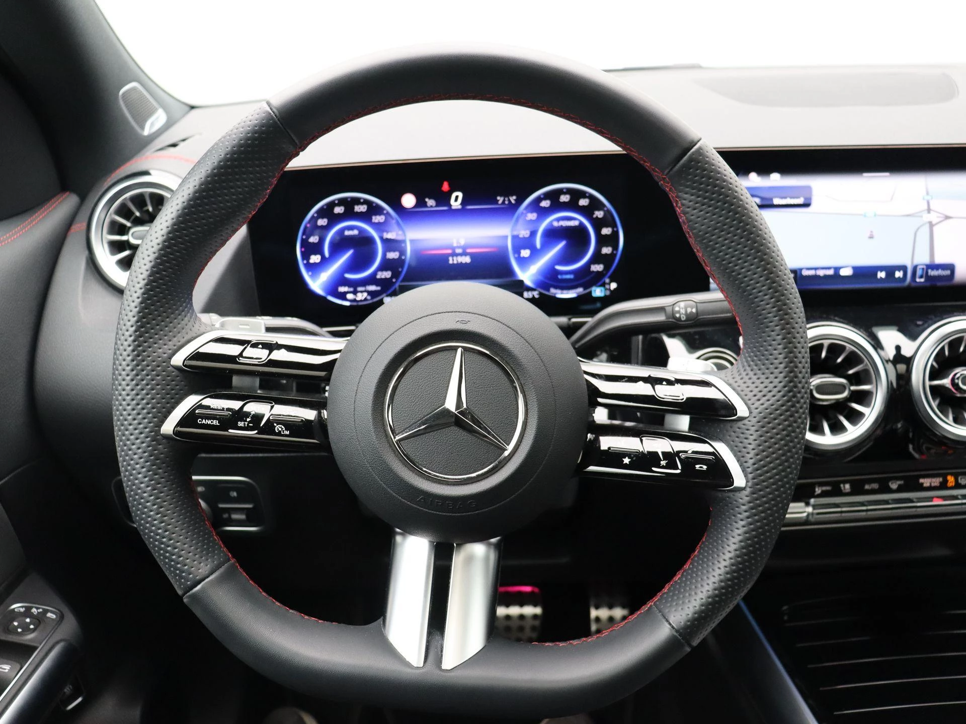 Mercedes-Benz-EQA-image-9