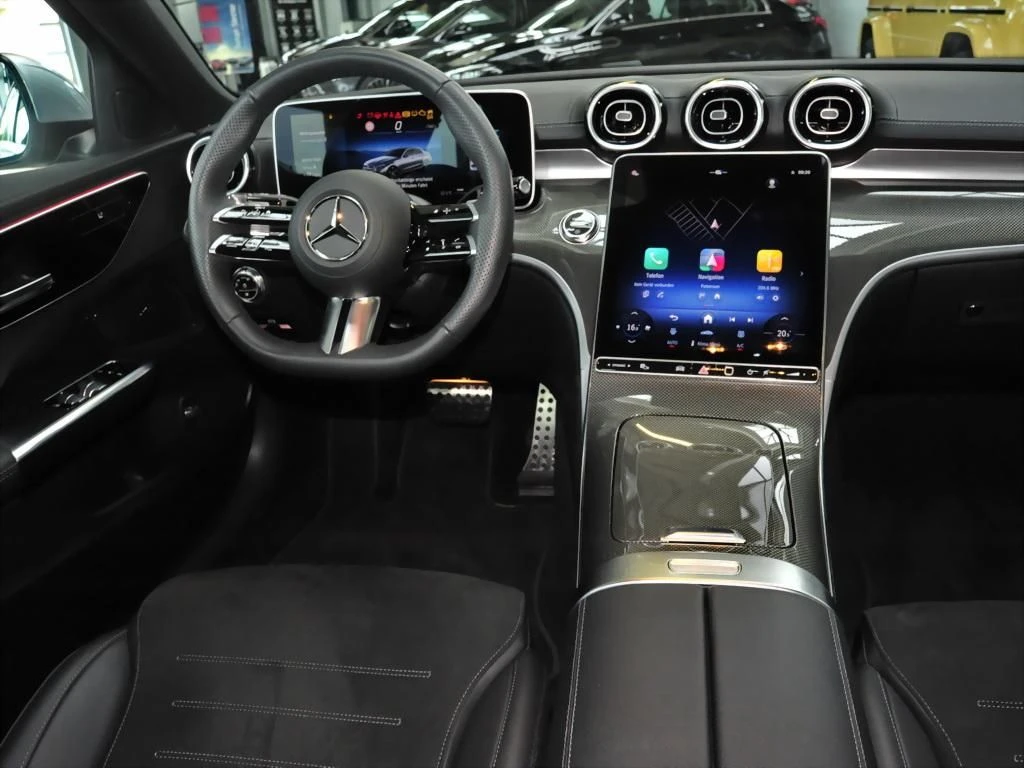 Mercedes-Benz-C-Klasse 300-image-9