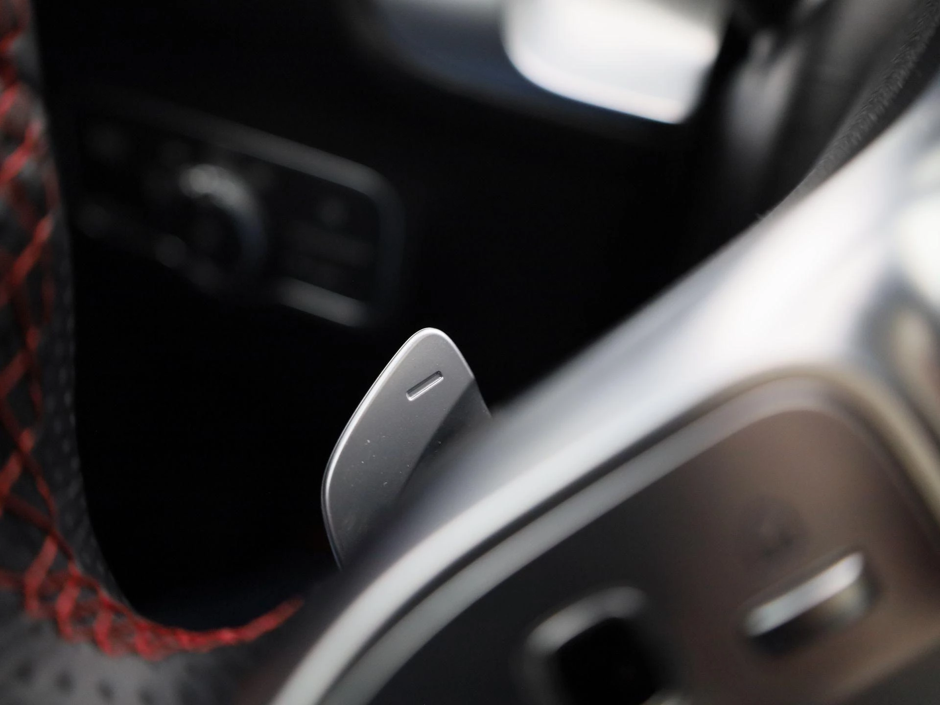 Mercedes-Benz-EQB-image-19