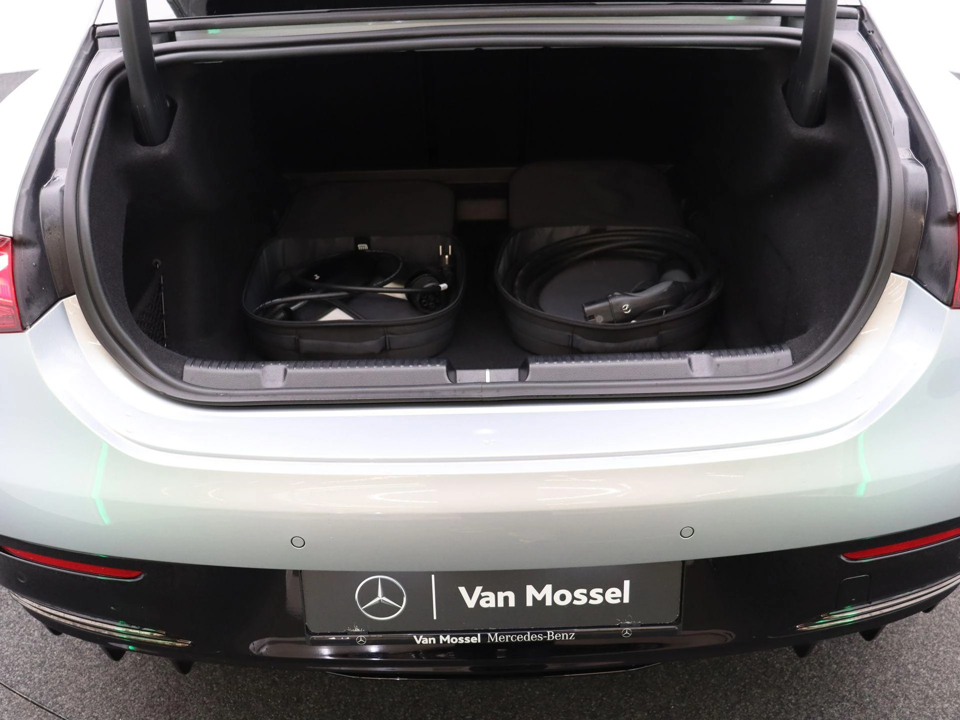 Mercedes-Benz-EQE-image-22