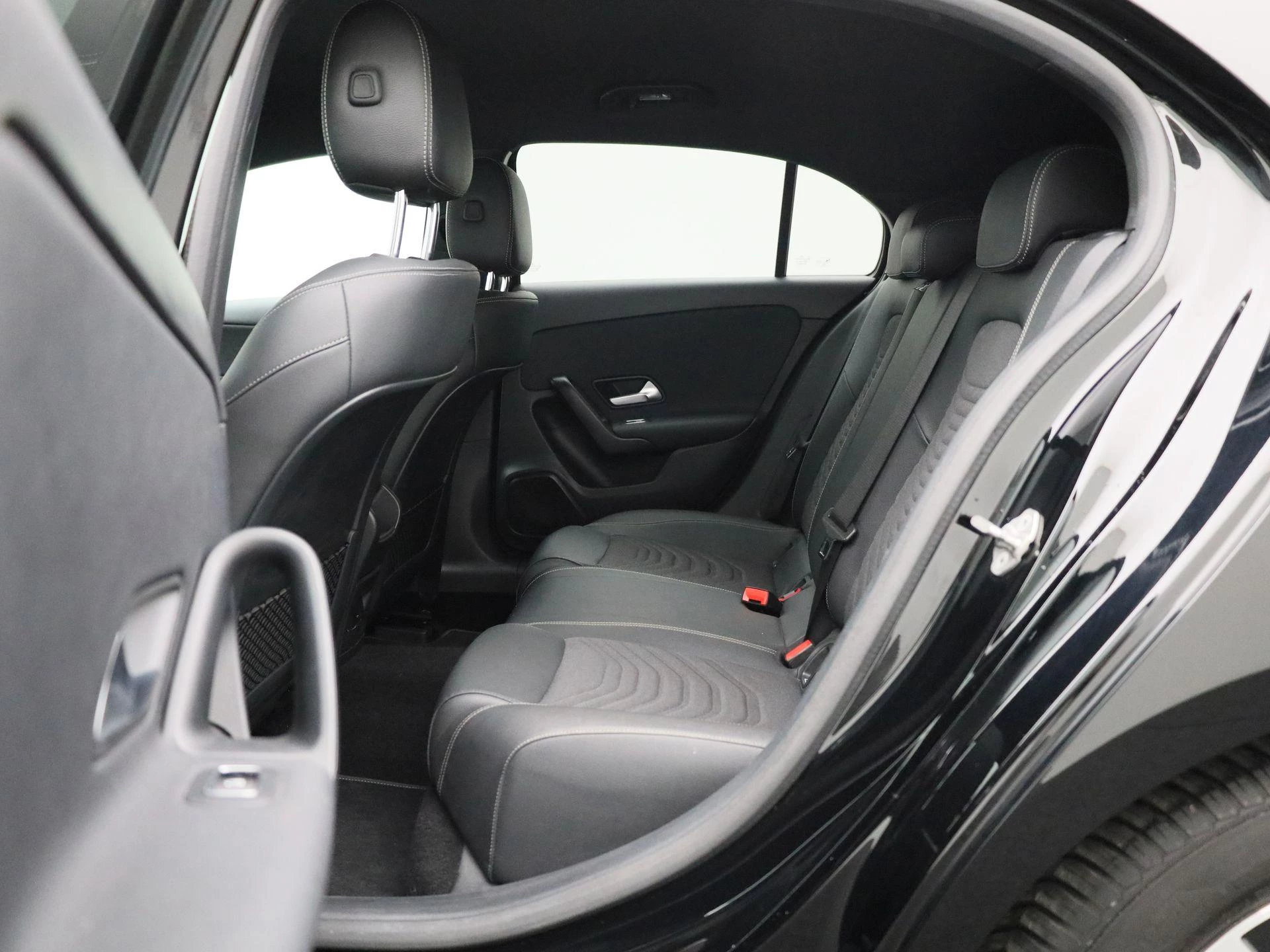 Mercedes-Benz-A-Klasse-image-11