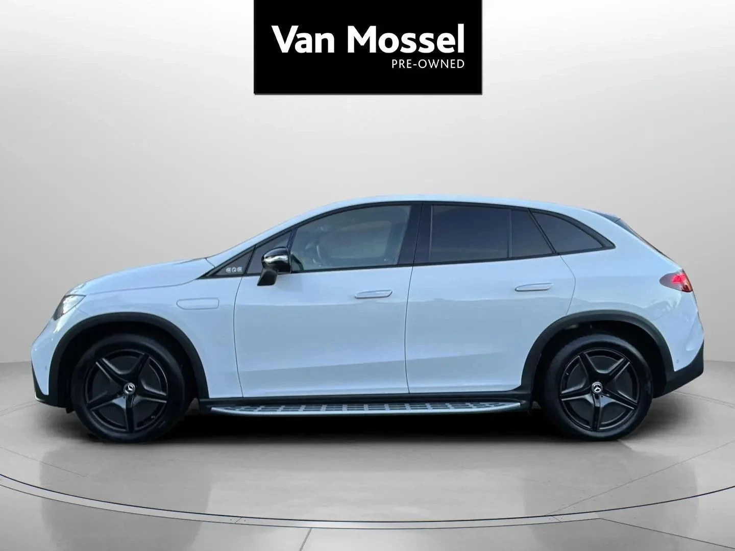 Mercedes-Benz-EQE-image-7