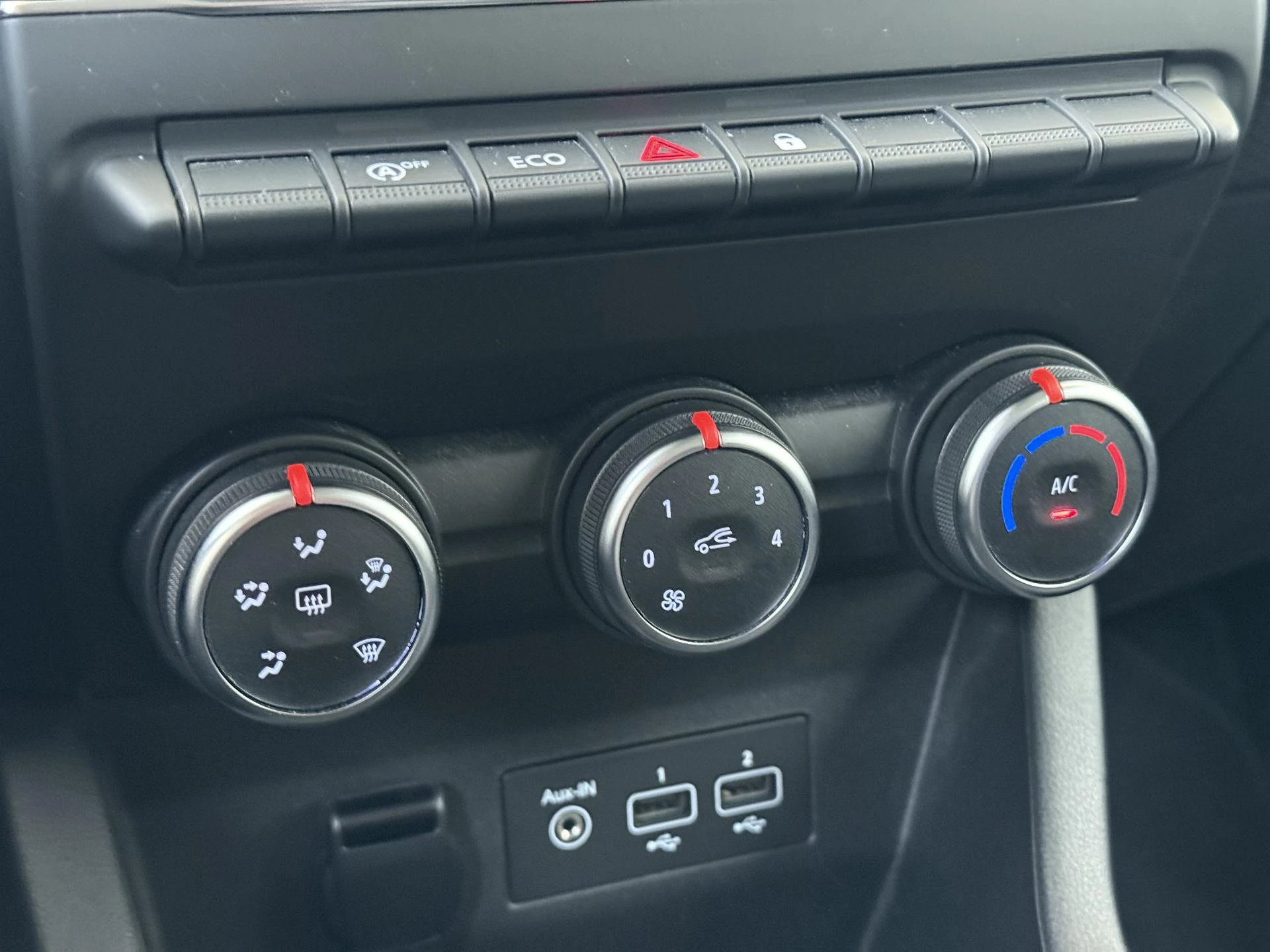 Renault-Clio-image-18
