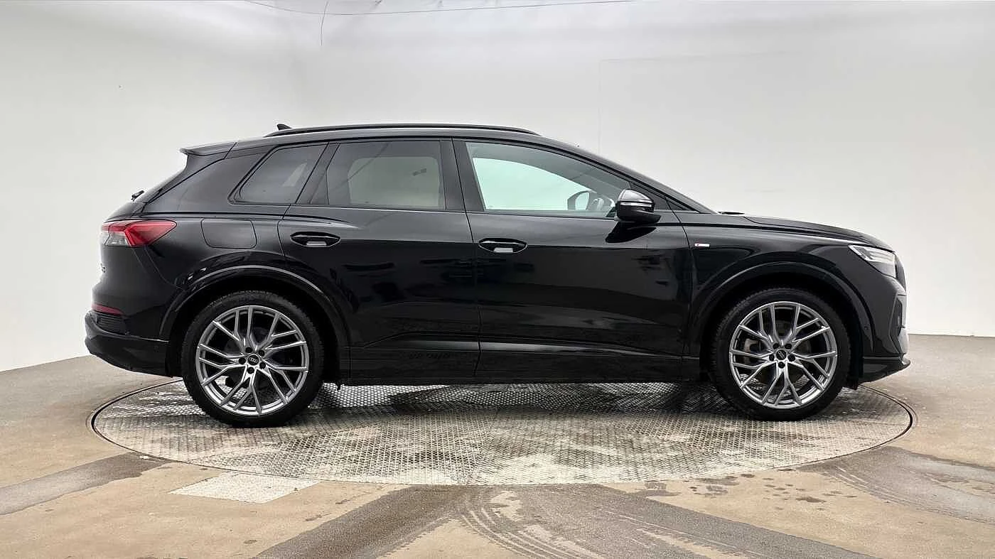 Audi-Q4 e-tron-image-3