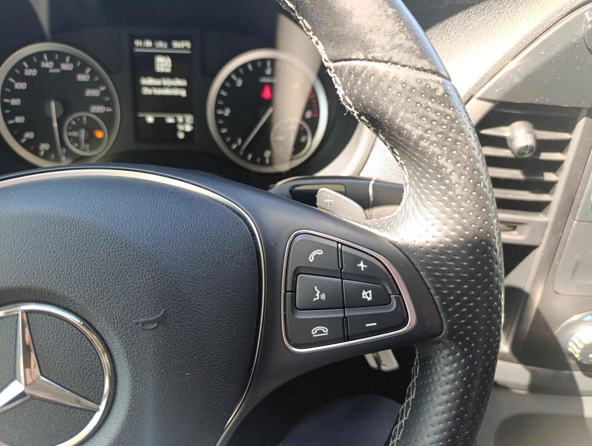Mercedes-Benz-Vito-image-20