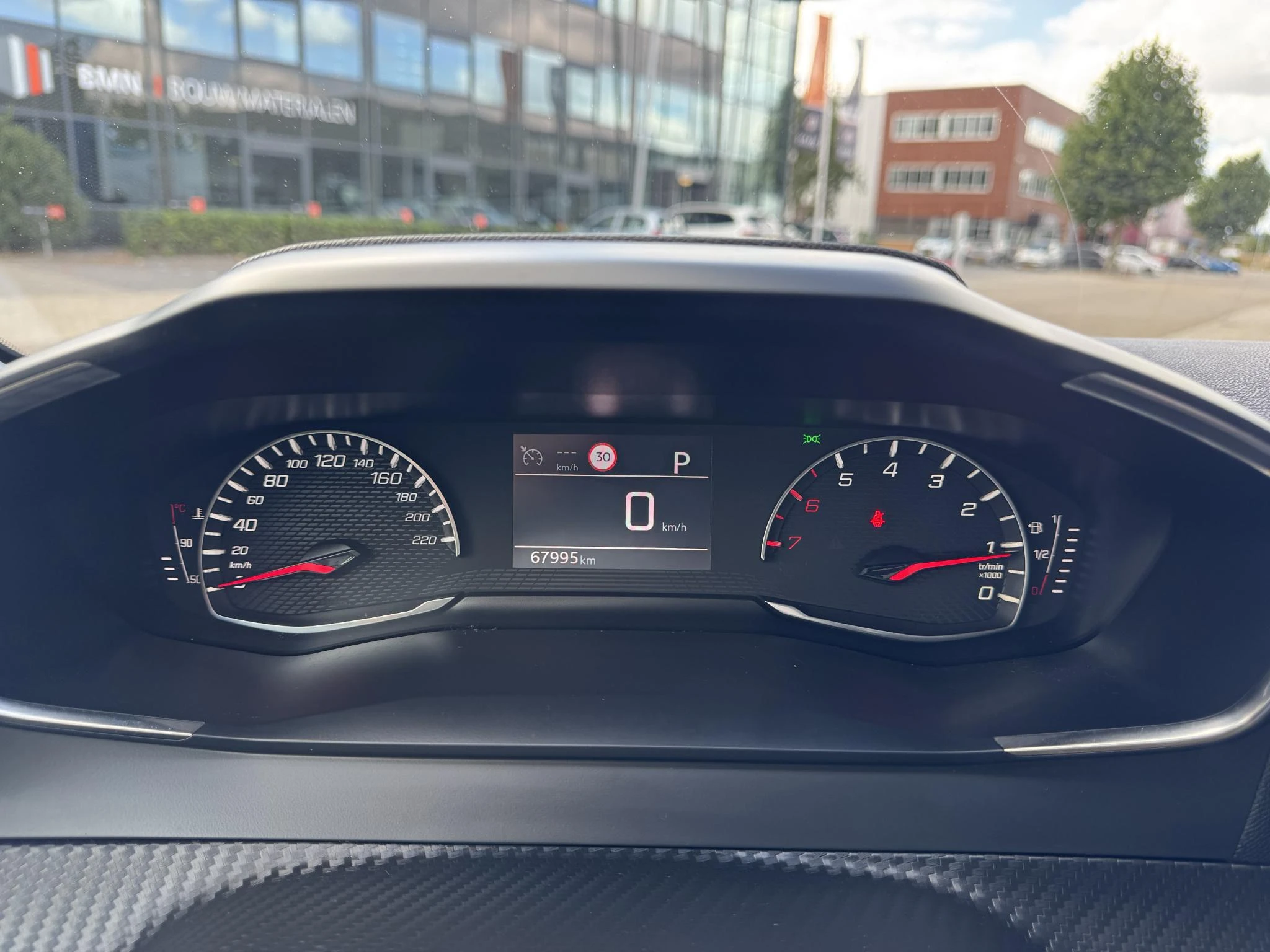 Peugeot-208-image-19