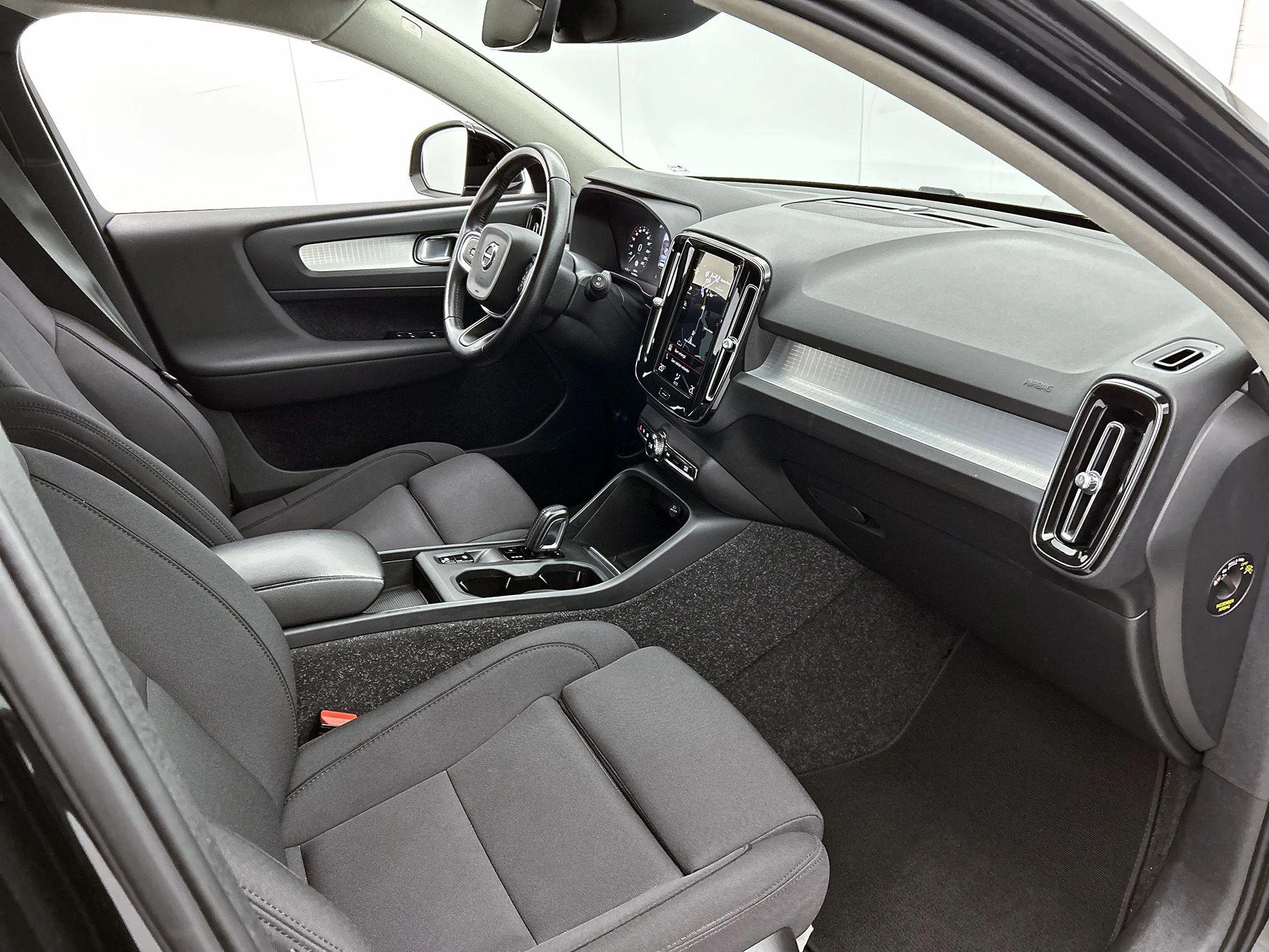Volvo-XC40-image-18