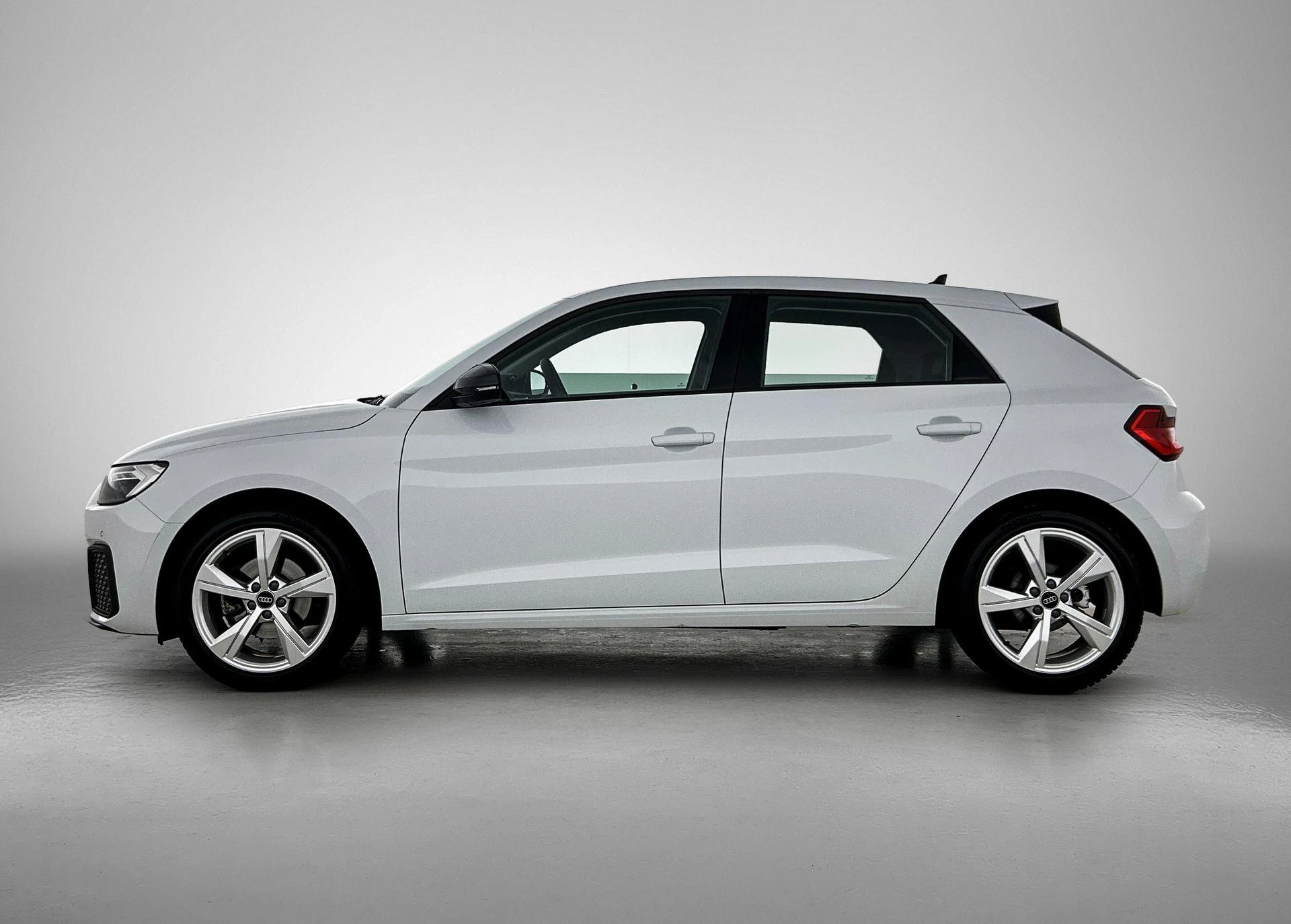 Audi-A1 Sportback-image-1