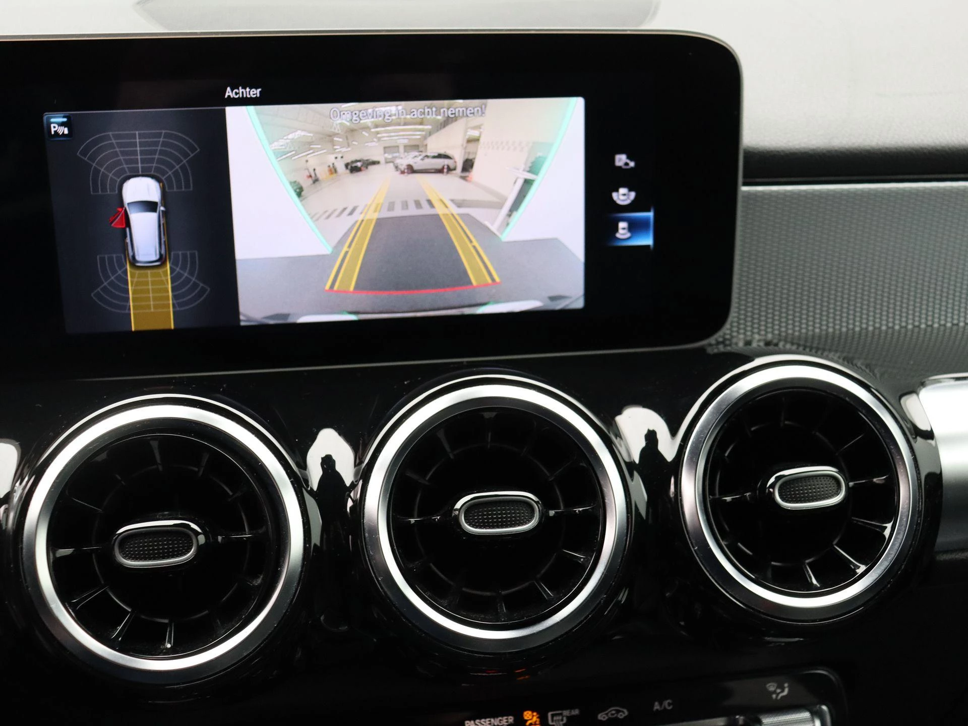 Mercedes-Benz GLB 200 Business Solution + CARPLAY + LED + CAMERA +