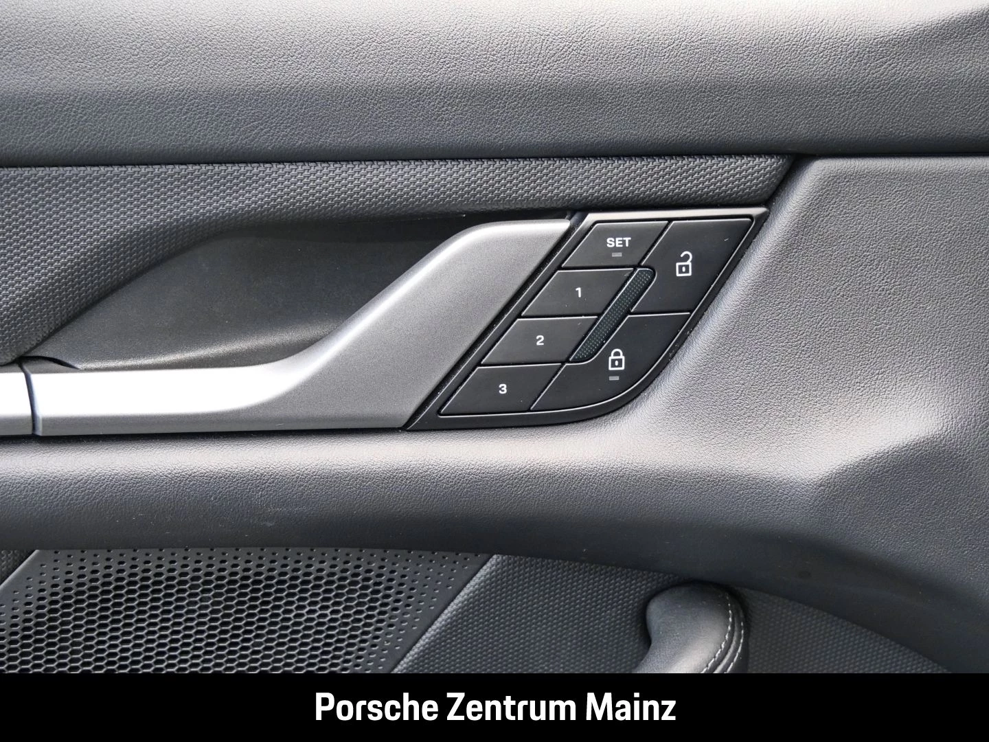 Porsche-Taycan-image-28