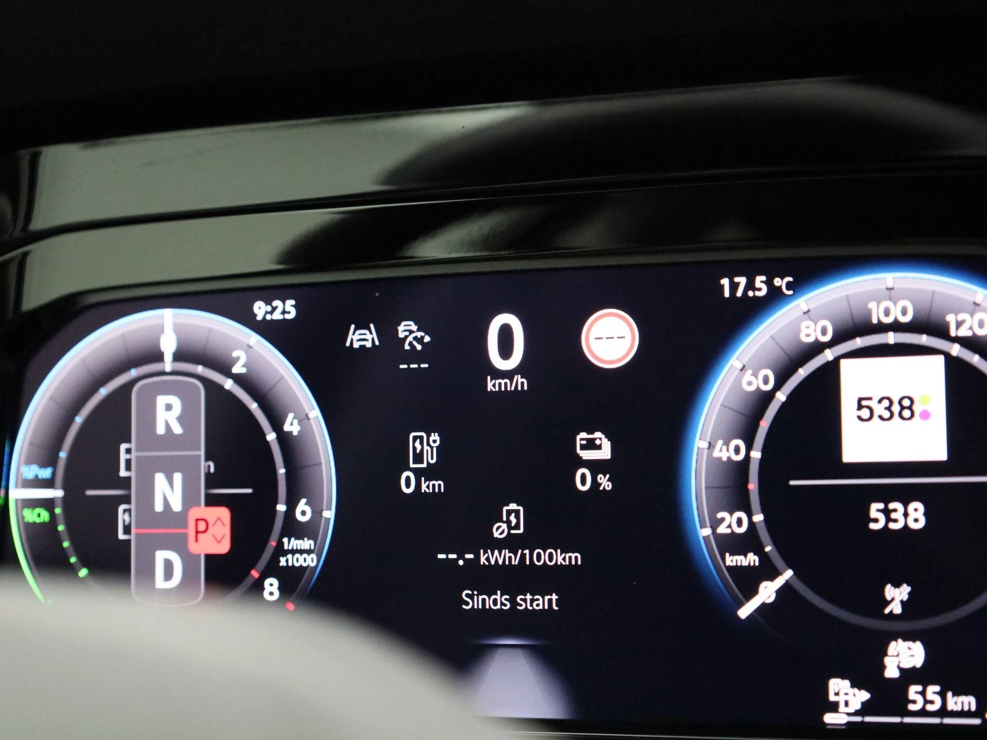 Volkswagen-Golf-image-27