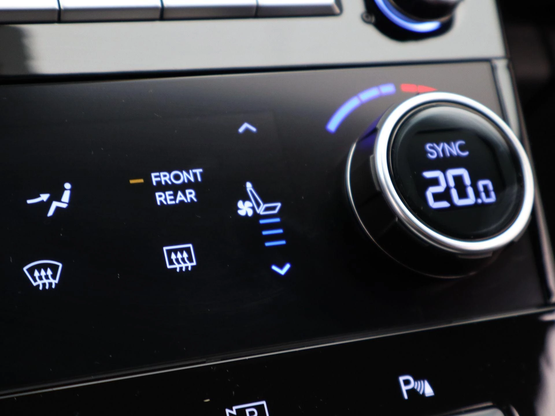 Hyundai-Santa Fe-image-22