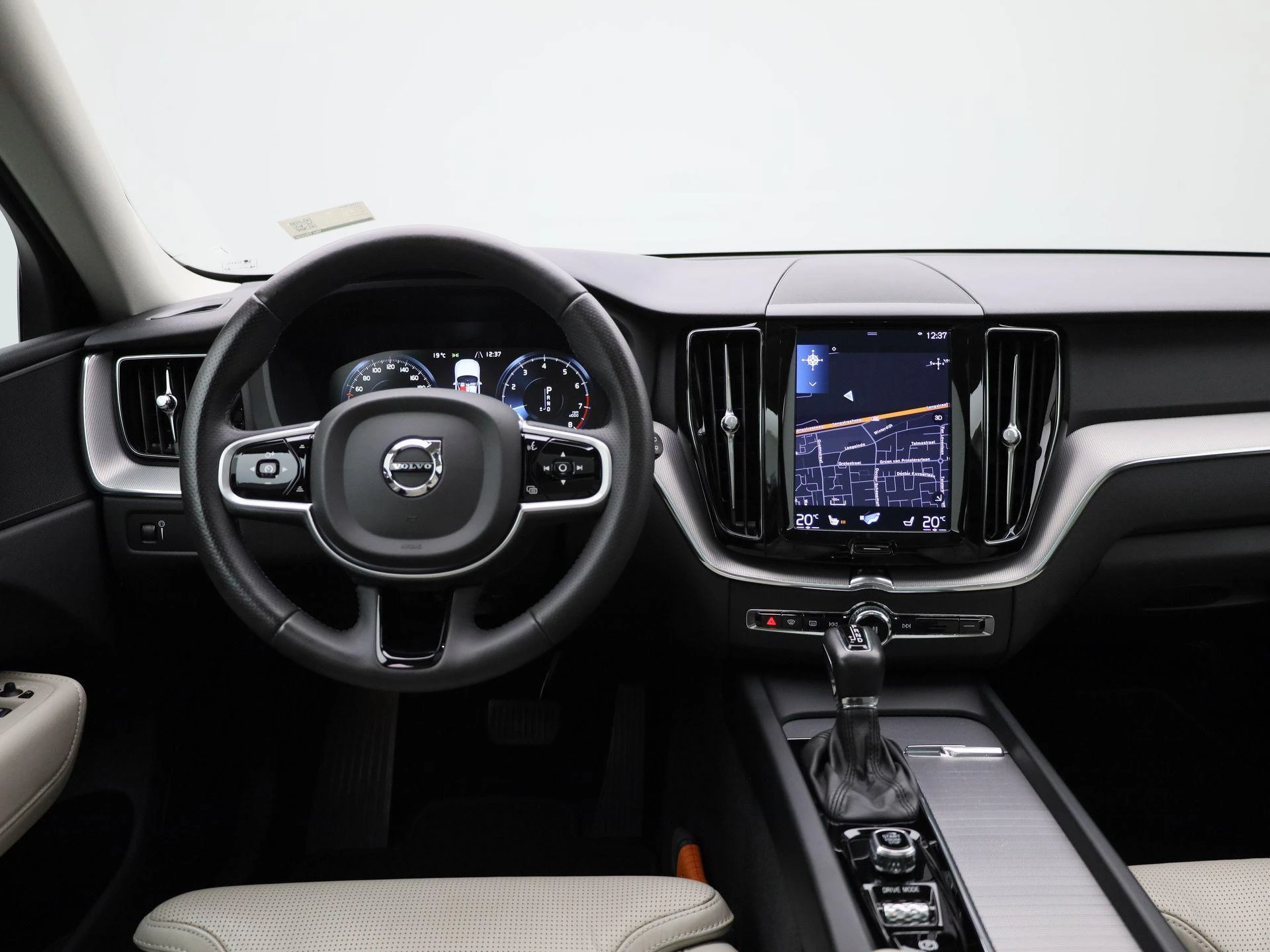 Volvo-XC60-image-6