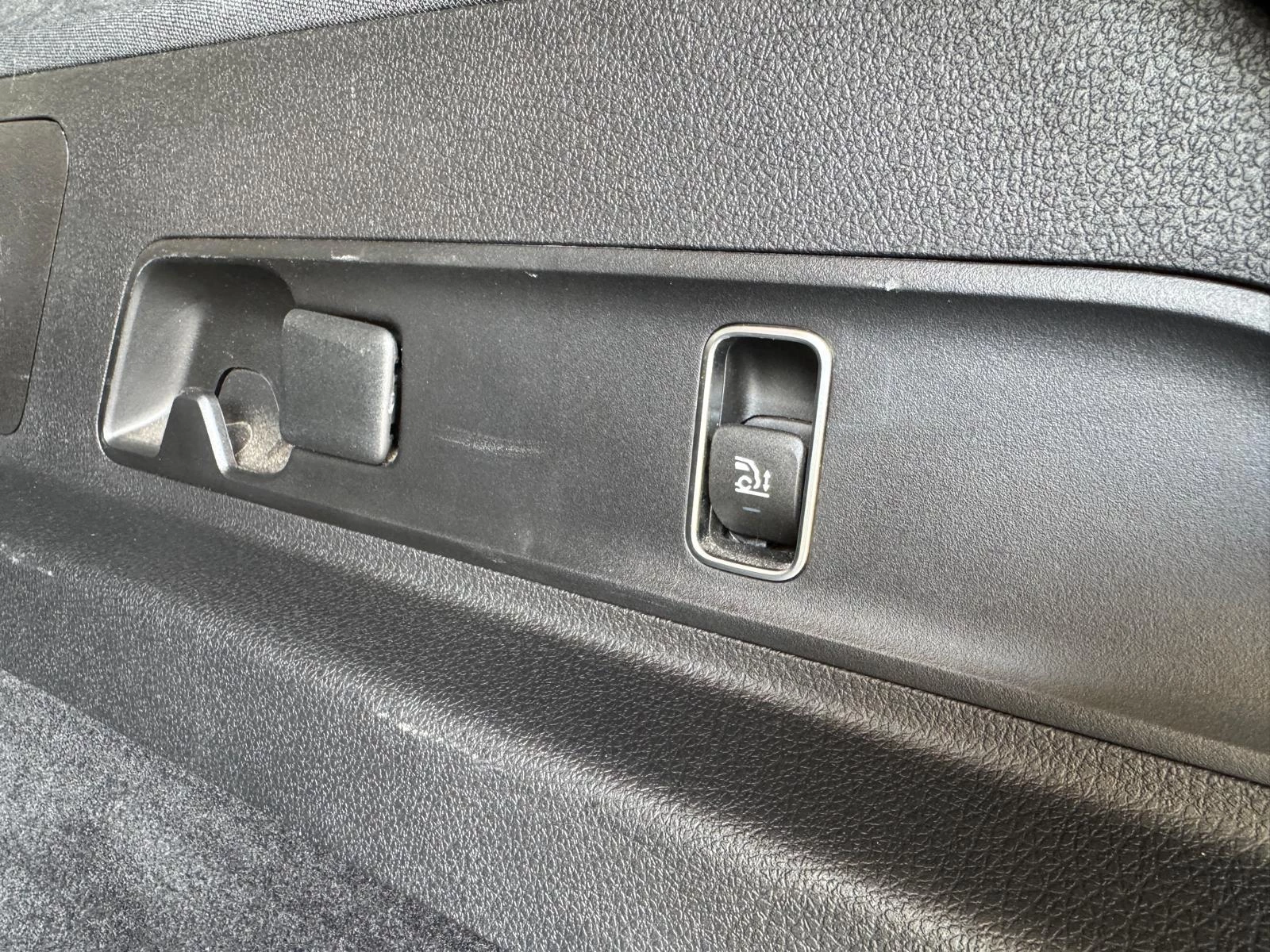 Mercedes-Benz-GLE-image-29