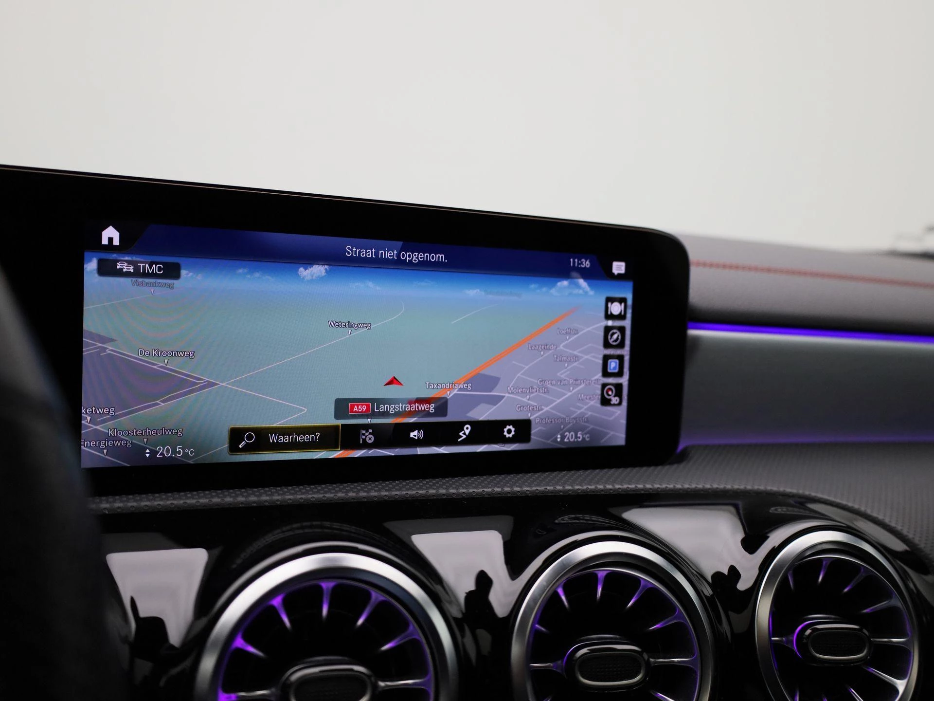 Mercedes-Benz-CLA-image-21