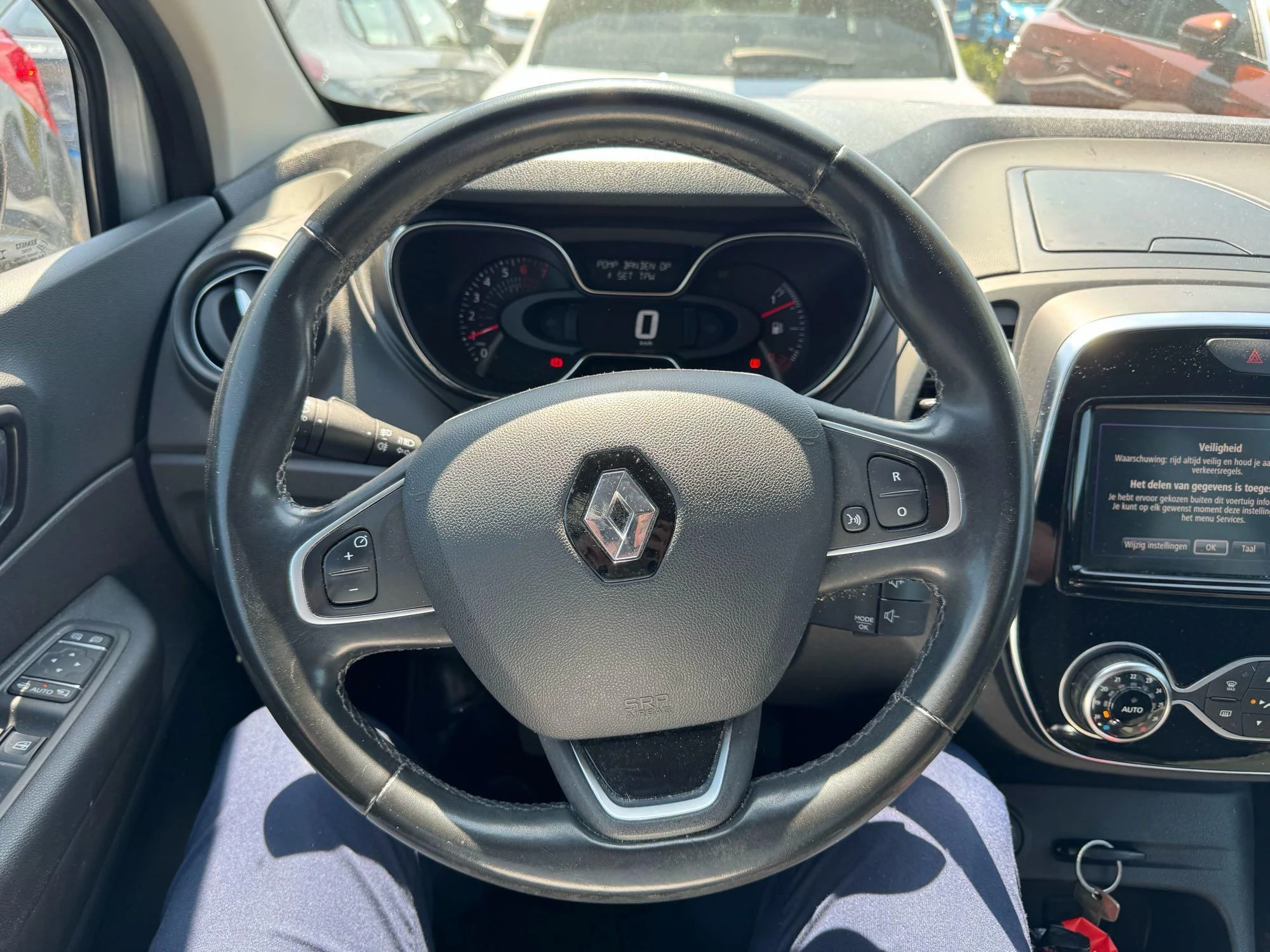 Renault-Captur-image-10