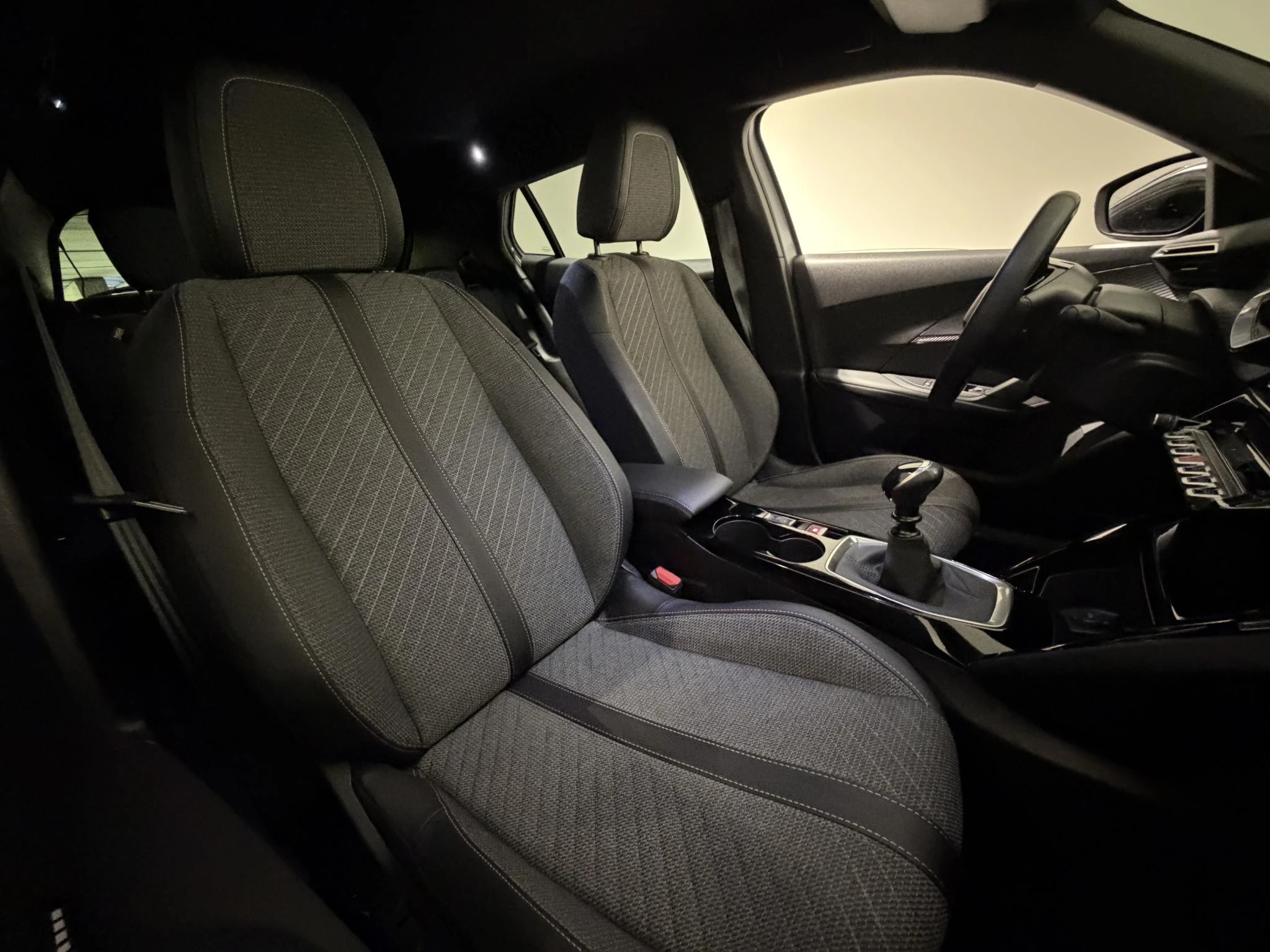 Peugeot-2008-image-19