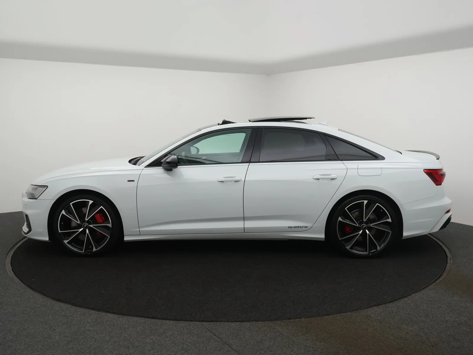 Audi A6 PHEV Audi A6 Competition 55TFSIe QUATTRO 367PK *AUTOMAAT*3X-S LINE*PANODAK*LEDER*CAMERA*CRUISE*PDC*NAVI*APP-CONNECT*...*
