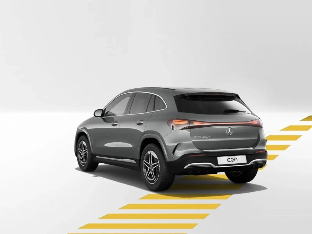 Mercedes-Benz-EQA 250+-image-4
