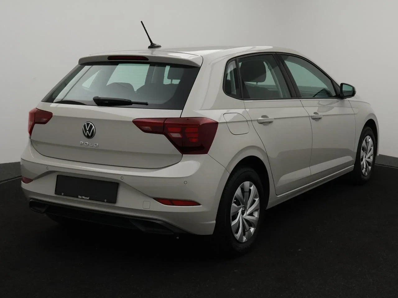 Volkswagen-Polo-image-23