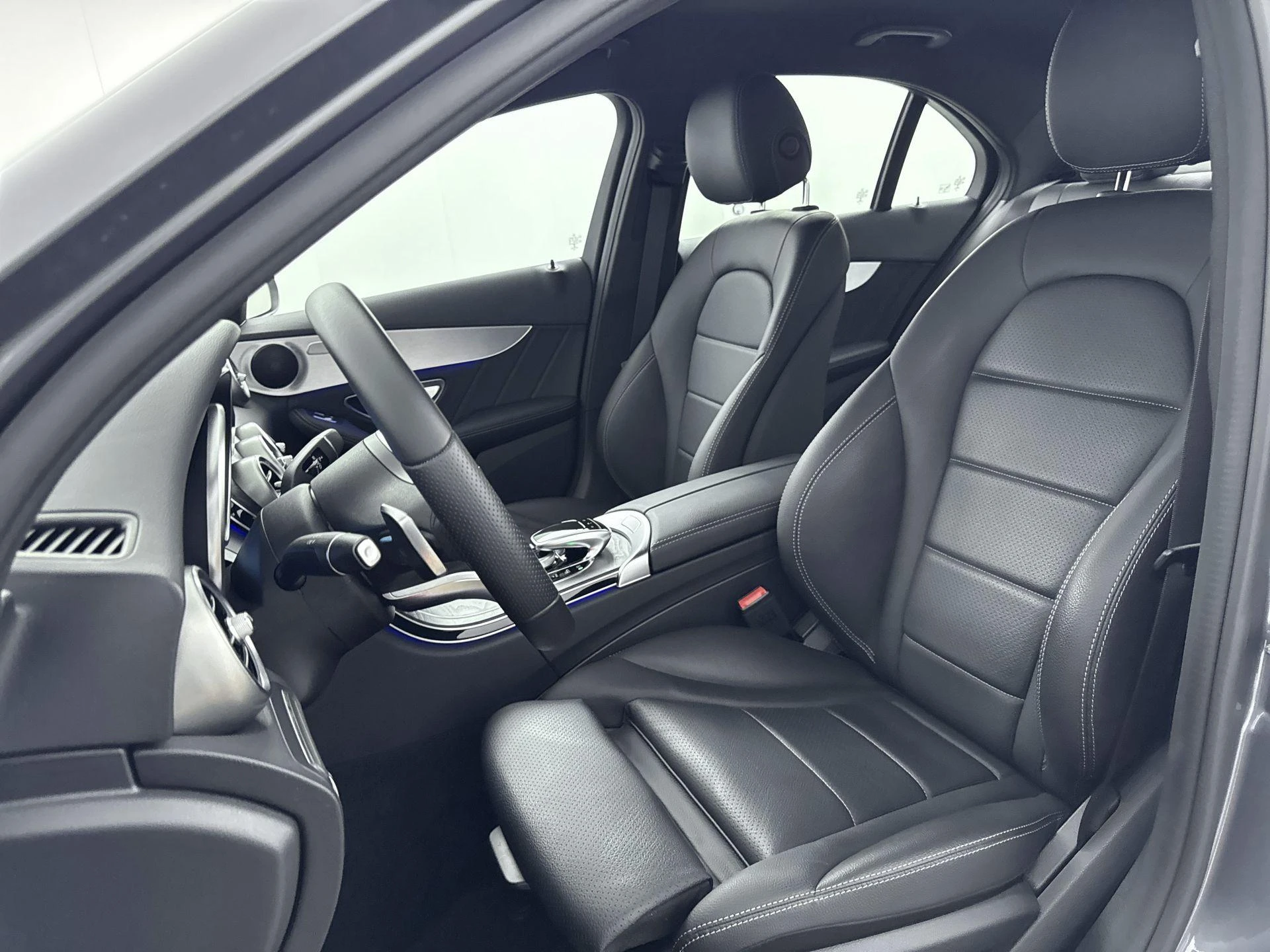 Mercedes-Benz-C-Klasse-image-27