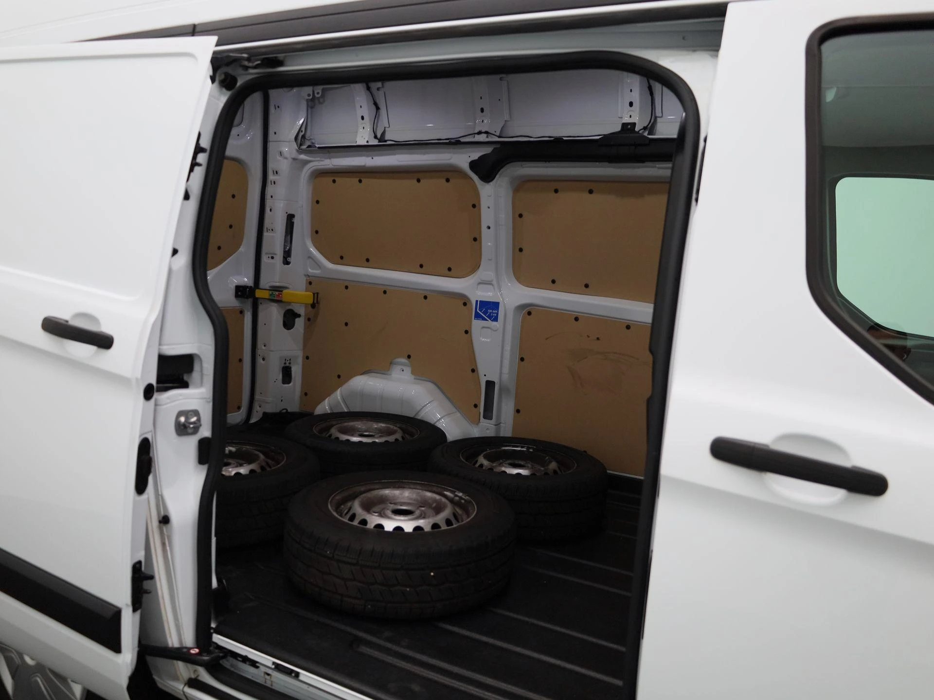 Ford-Transit Custom-image-27