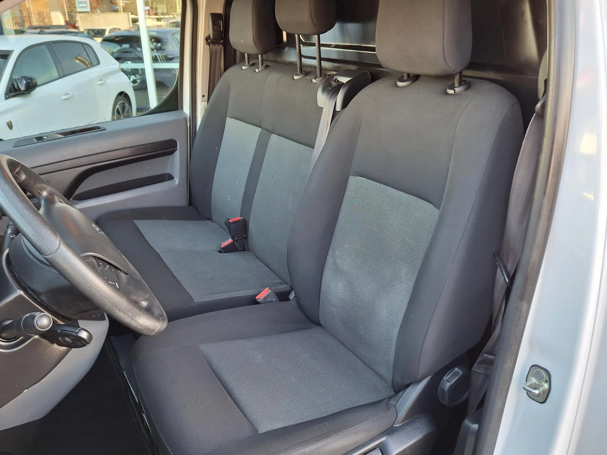 Peugeot-Expert-image-8