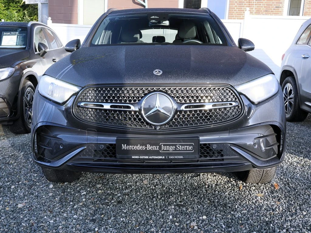 Mercedes-Benz-GLC 300 e-image-3