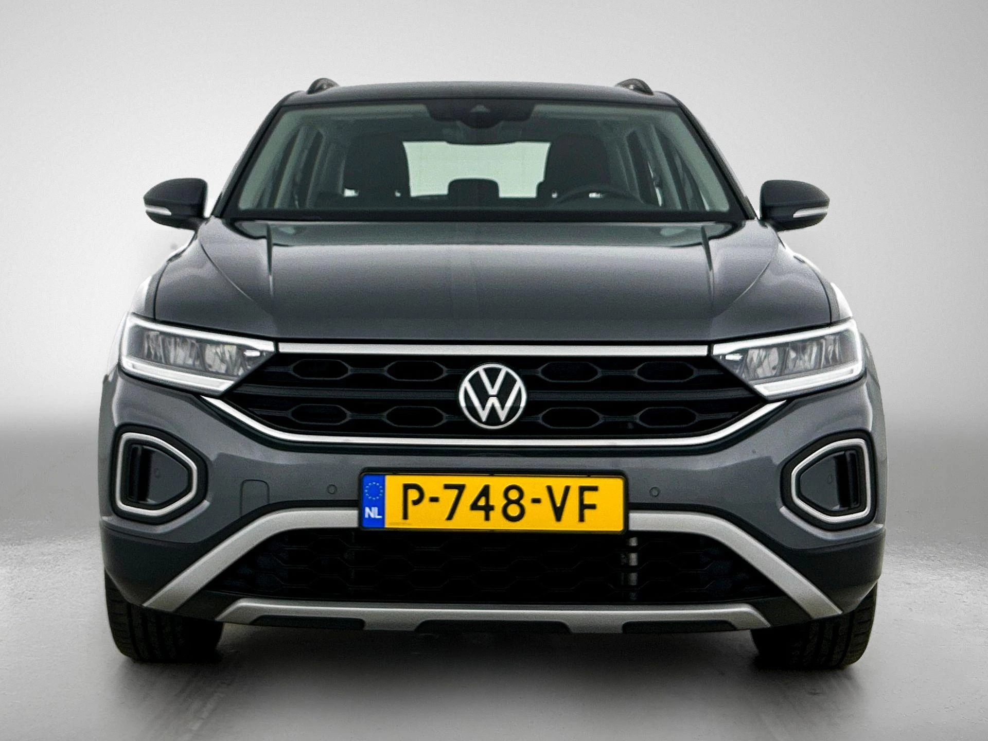 Volkswagen-T-Roc-image-4