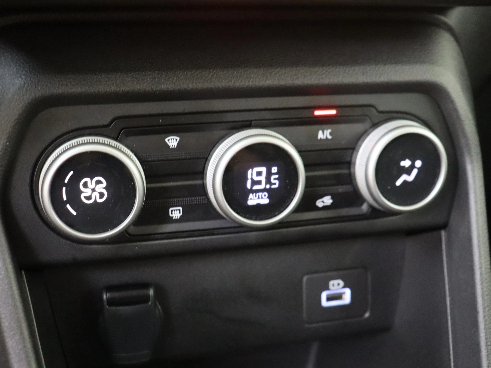 Dacia-Sandero Stepway-image-18