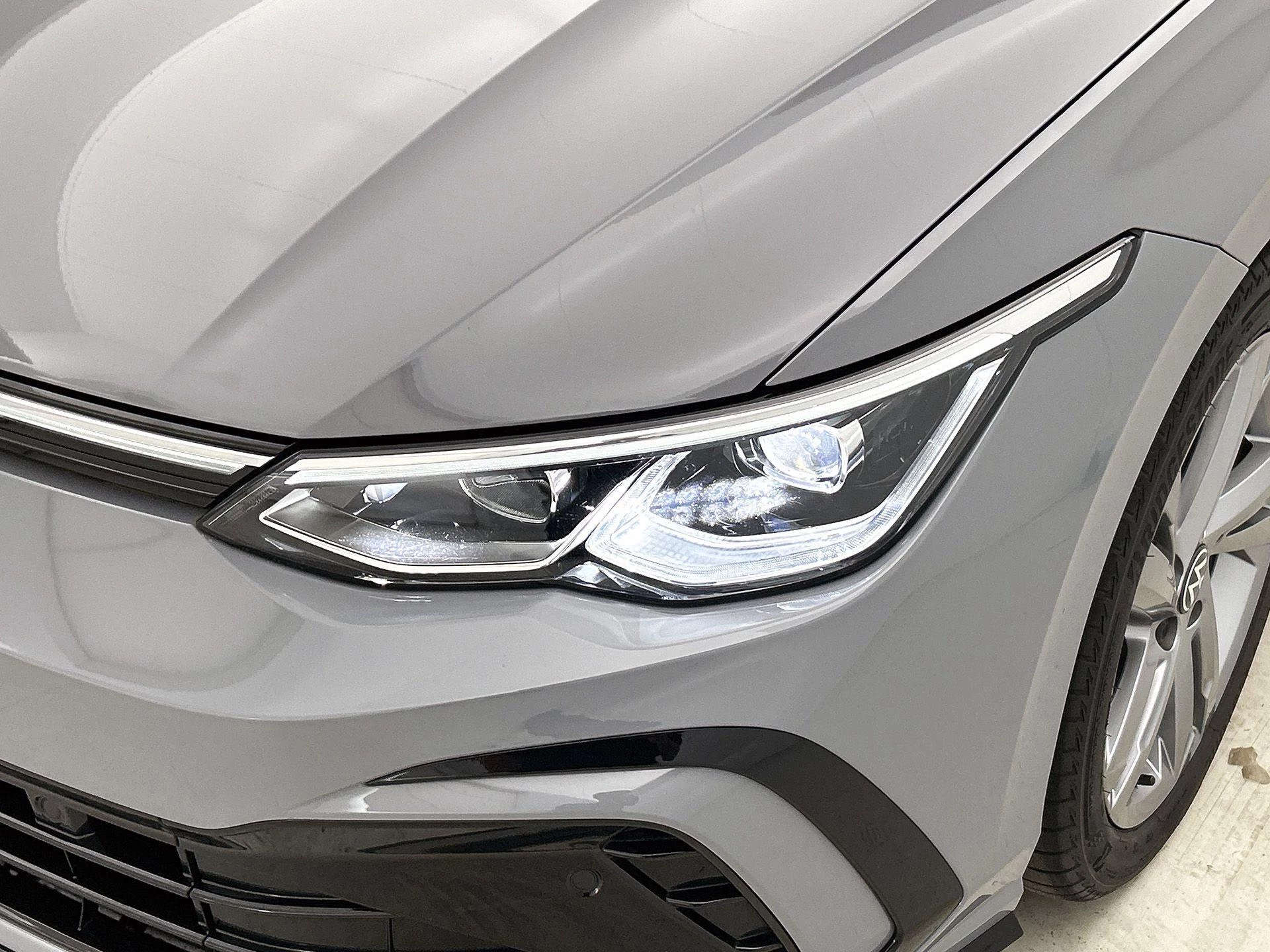 Volkswagen-Golf-image-12