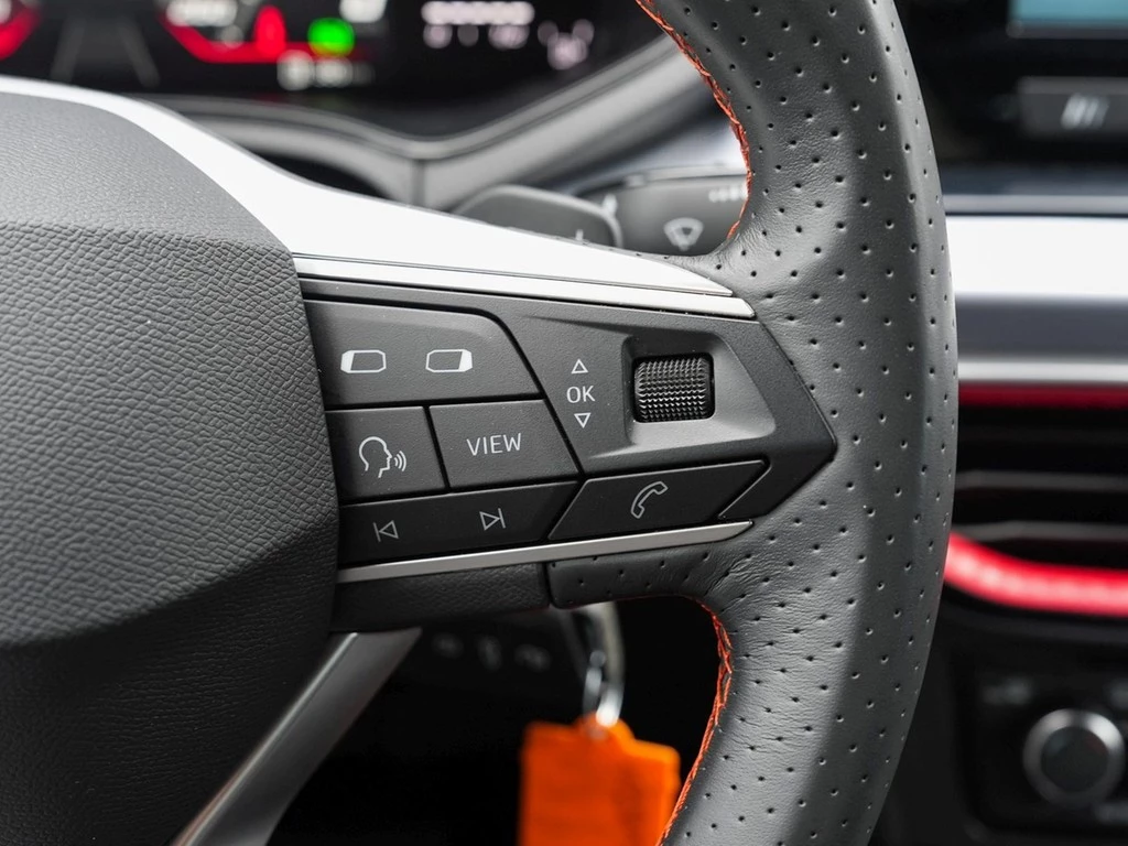 SEAT Ibiza 1,0 TSI DSG FR,LED,ALU 17",Climatronic App Connect,Ledersportlenkrad