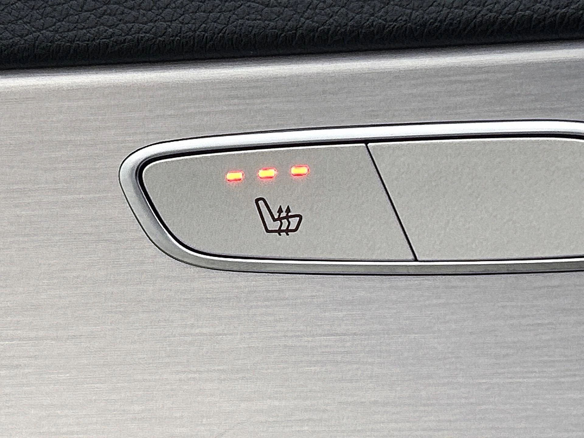 Mercedes-Benz-C-Klasse-image-26