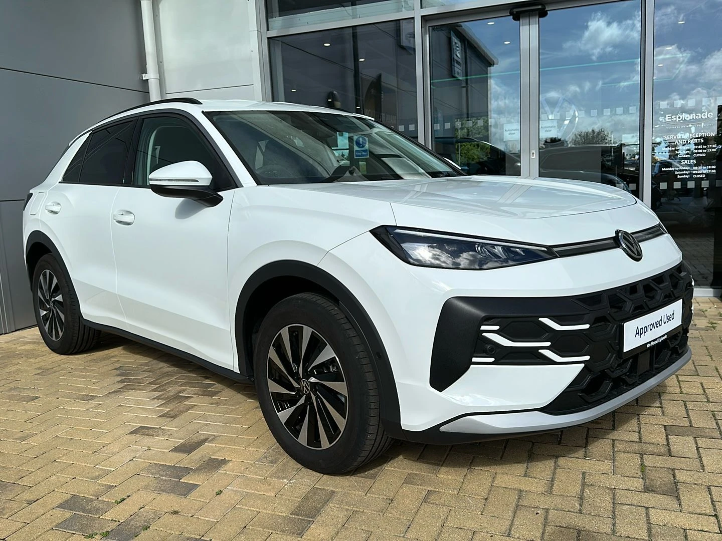Volkswagen-T-Roc-image-18