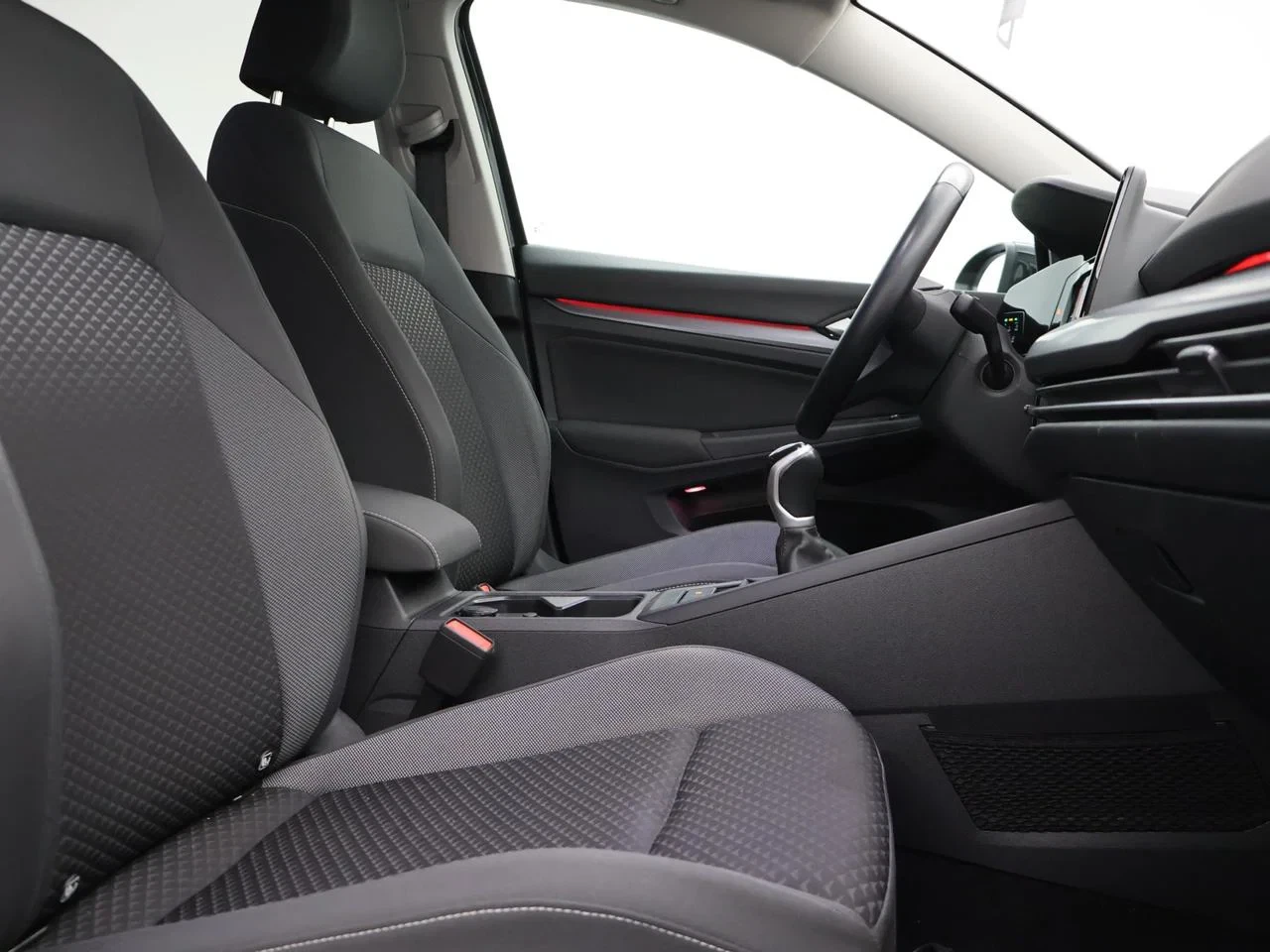 Volkswagen-Golf-image-2