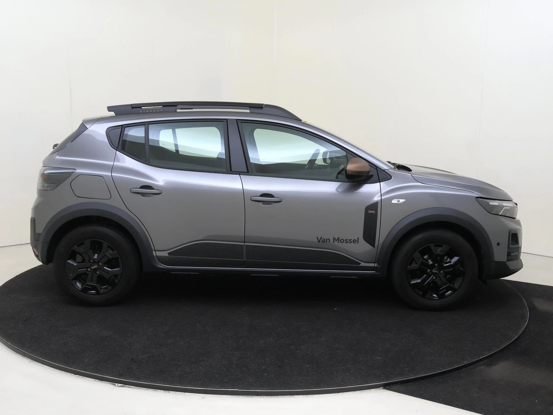 Dacia-Sandero Stepway-image-8